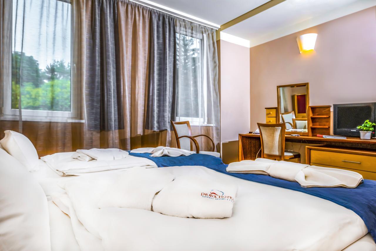 Drava Hotel Thermal Resort Harkany Bagian luar foto